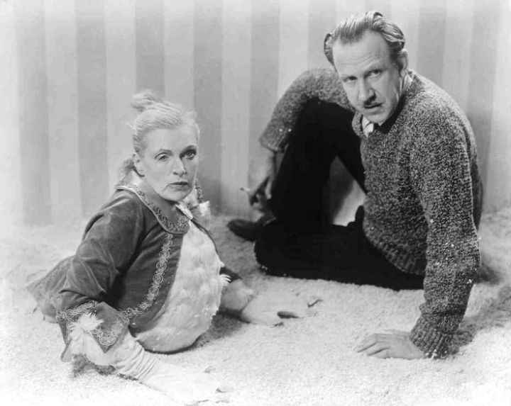 Freaks (1932 Tod Browning) Browning with Olga Baclanova publicity still