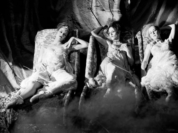 DRACULA PAGES FROM A VIRGIN’S DIARY (2002, Guy Maddin)